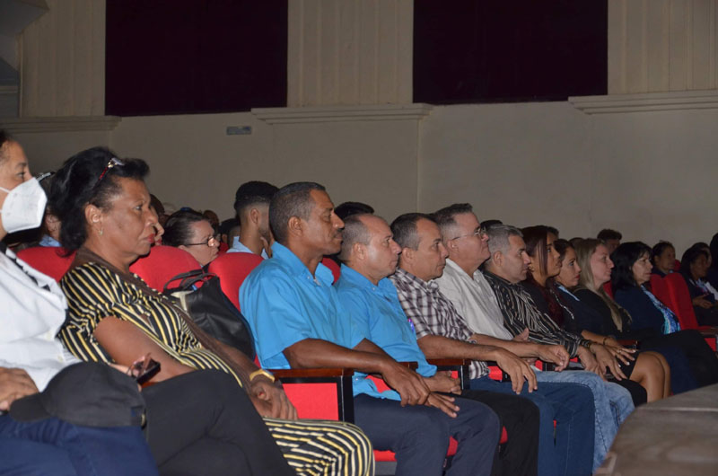 trabajadores electricos 3