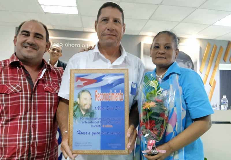 En la actividad se reconoció la labor de Víctor Silva, quien durante nueve años fungió como secretario del Buró Municipal del Sindicato de Transporte y Puertos. transportistas conferencia 2
