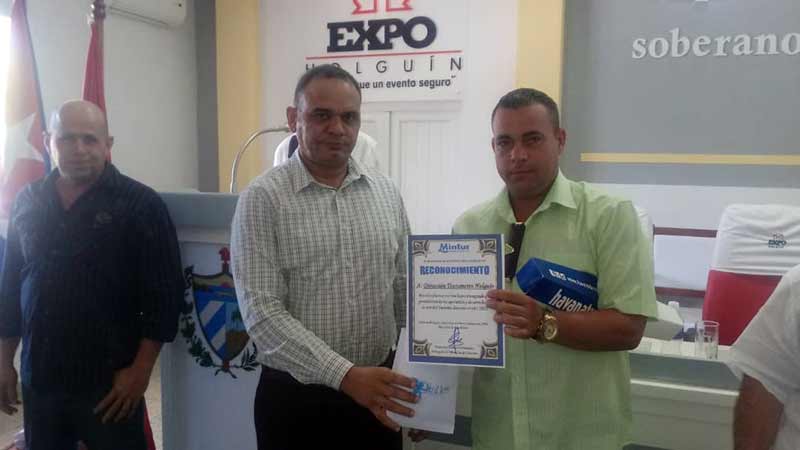 ministro turismo holguín 2