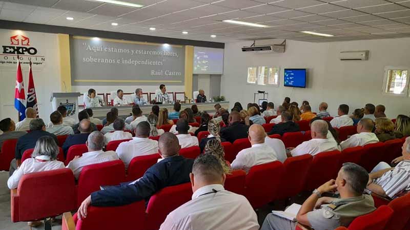 ministro turismo holguín 6