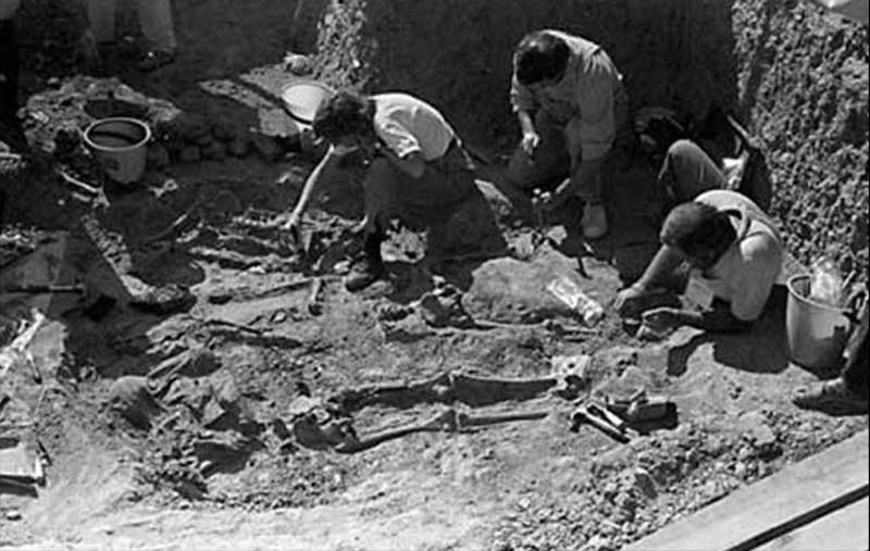 Imagen de la búsqueda a los restos del Che y parte de sus compañeros. Foto: Tomada de Internet documental 6