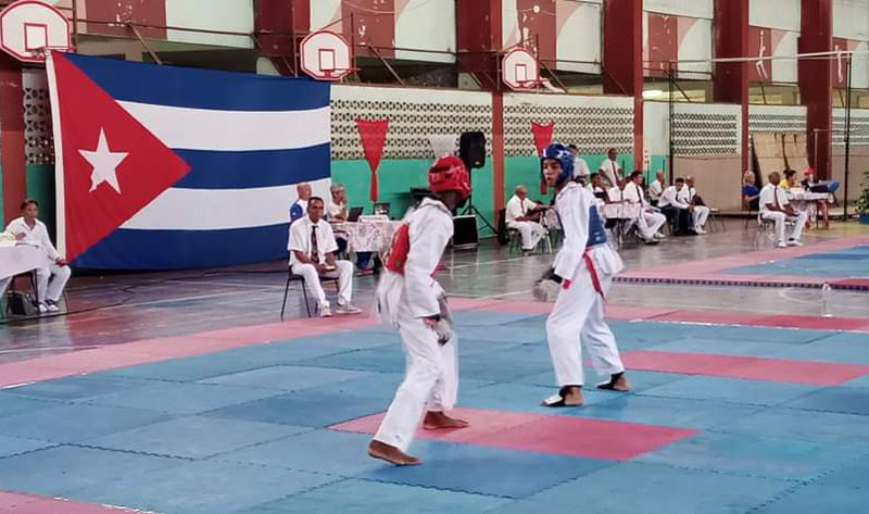 Fotos: Perfil de Facebook de la Eide Pedro Díaz Coello eide 1