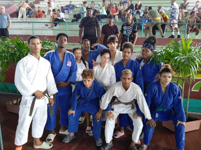 Equipo Holguín tercer lugar en Capeonato Nacional de Judo. Fotos: Del autor judo escolares 1
