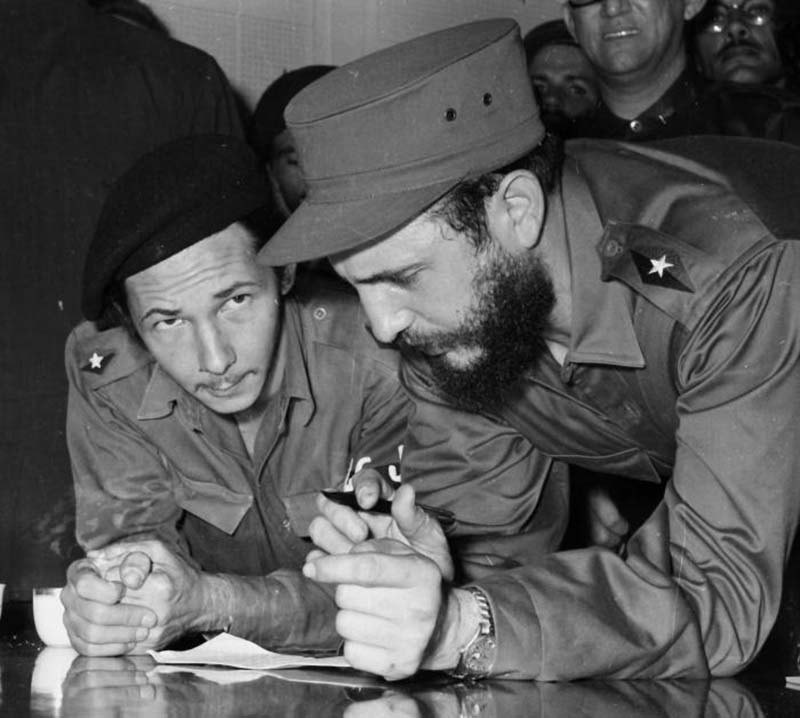 Fidel y Raúl en el Palacio Presidencial, enero de 1959. Foto: Archivo de Granma. Fidel Raúl