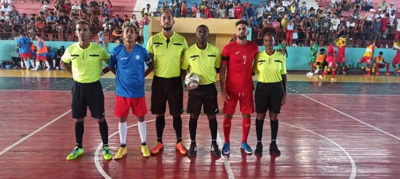 Holguín abrió con Silvio Escalona, Javier Chapman, Alejandro del Val, Jorge Jardines y Jorge Mulet. (De izquierda a derecha) PUMASHH 1