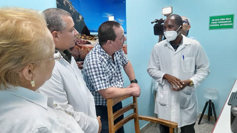 ministro salud trabajo visita 5