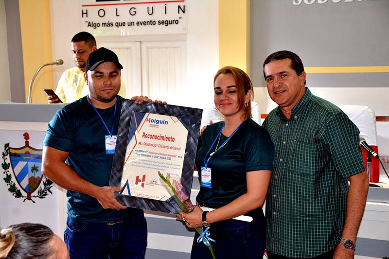 holguín clausura ATH 7