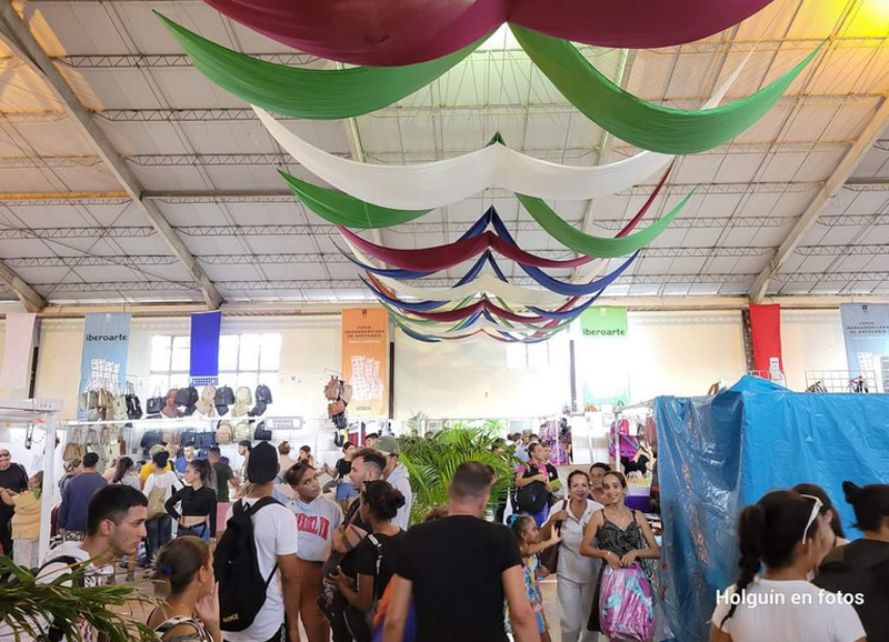 Fotos: Tomadas del perfíl de Facebook de Yamilka Ochoa, Holguín en fotos y ExpoHolguín. IBERO 4