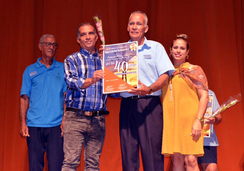 acto trabajadores eléctricos 3