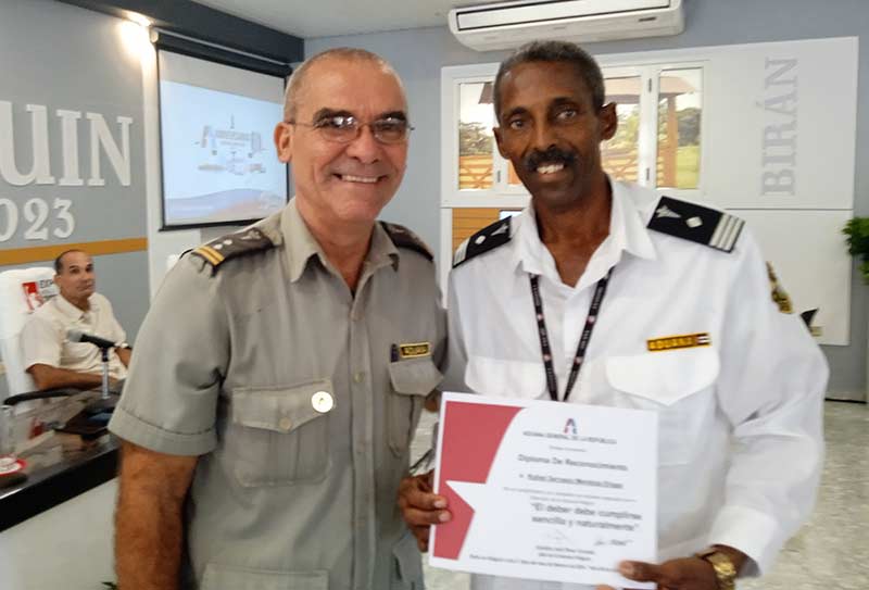 aduana aniversario Yanela 2