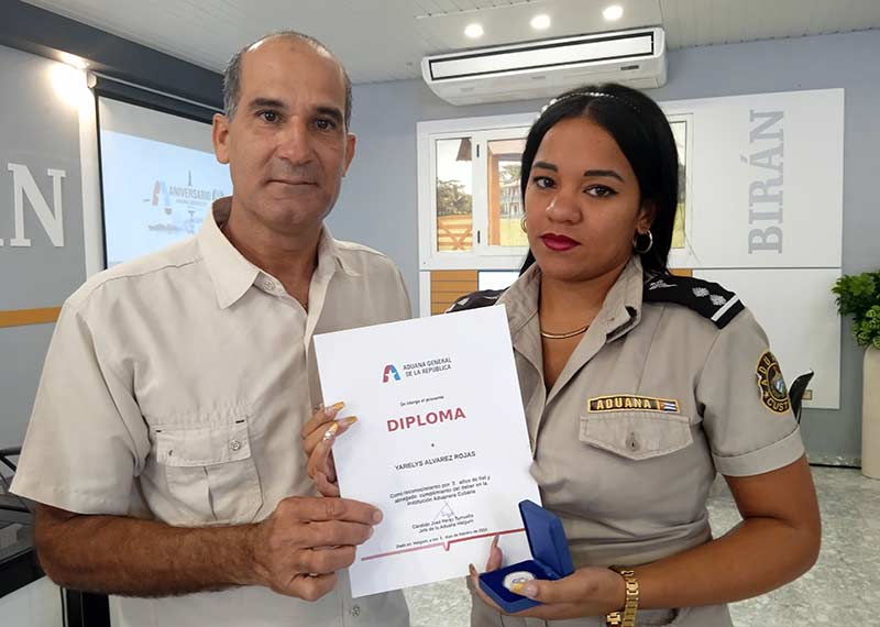 aduana aniversario Yanela 3