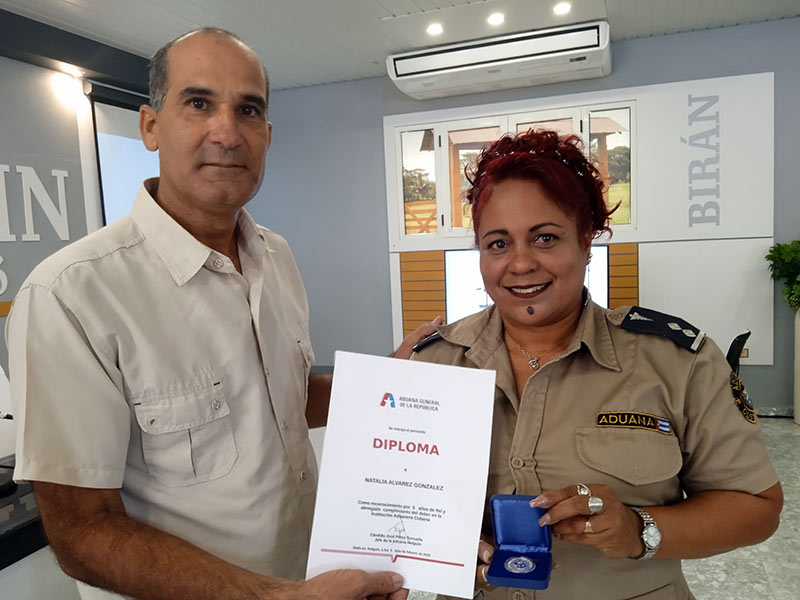 aduana aniversario Yanela 9