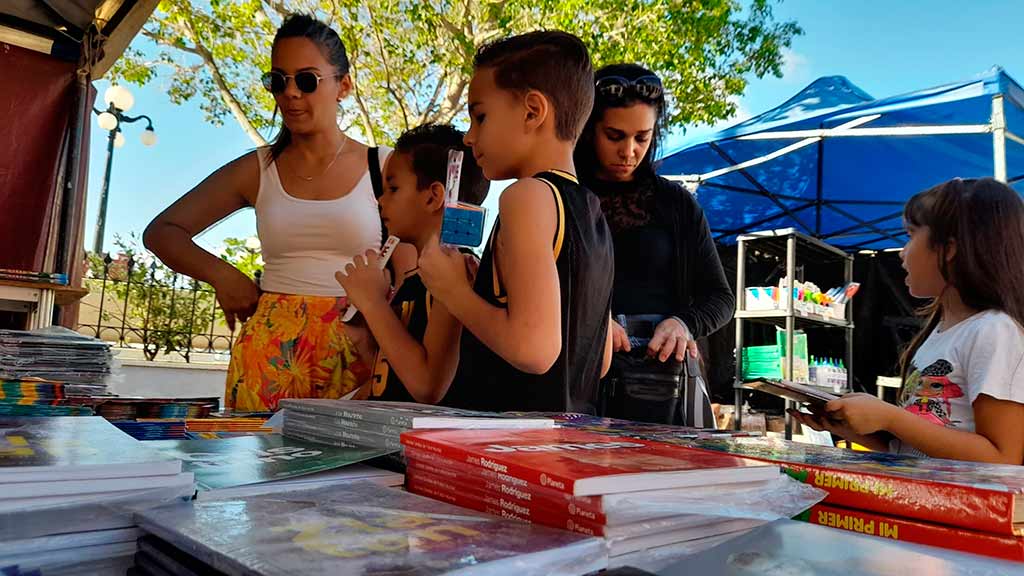 feria del libro holguín 7