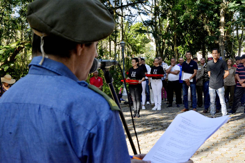 acto milicianos revolución 02