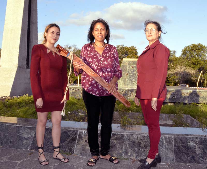 machete réplica ATH 4