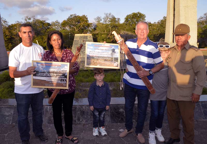 machete réplica ATH 6