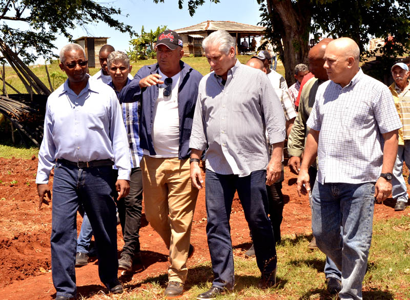 Díaz Canel Banes 03