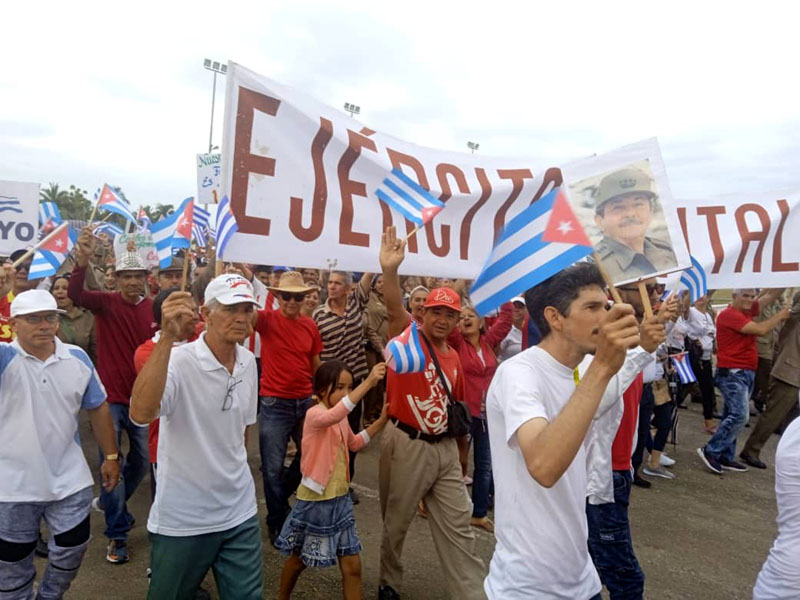 desfile civiles defensa 02