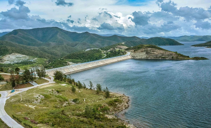presa mayari holguin
