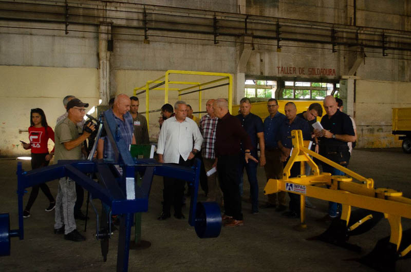 industria ministro 02