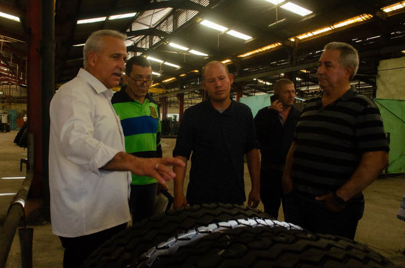 industria ministro 03