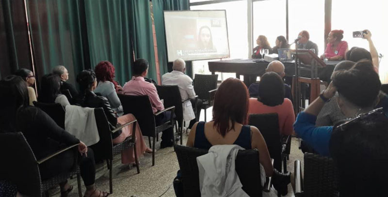 - Taller realizado con el objetivo de actualizar el tratamiento y la forma de diagnosticar las enfermedades reumáticas en la infancia. enfermedades1