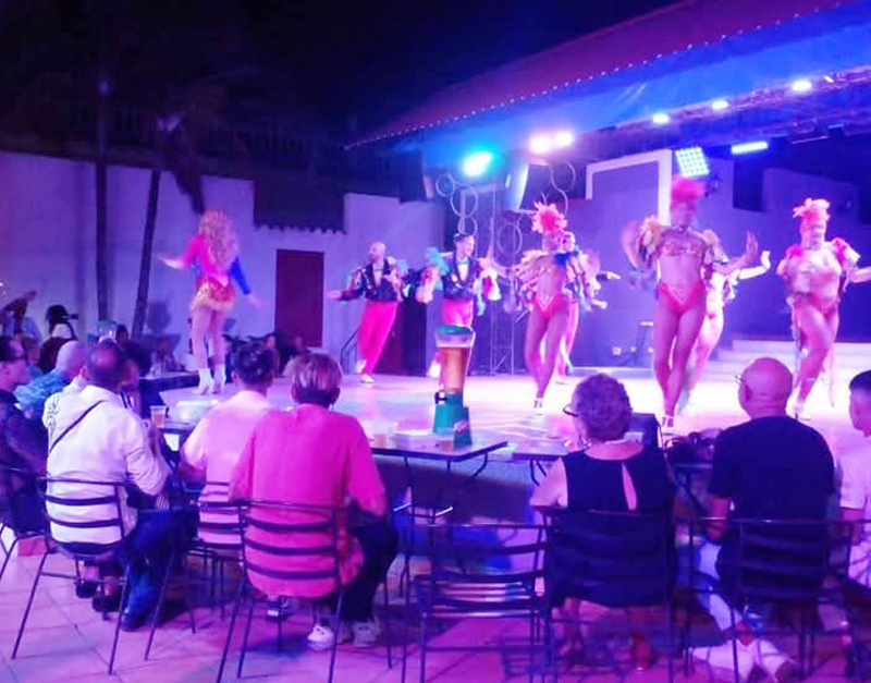 Fotos: Artex Holguín galahomofobiaHolguin1