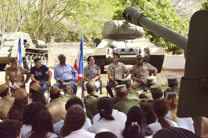 homenaje raul jovenes 01