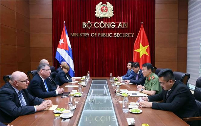 Vietnam Cuba