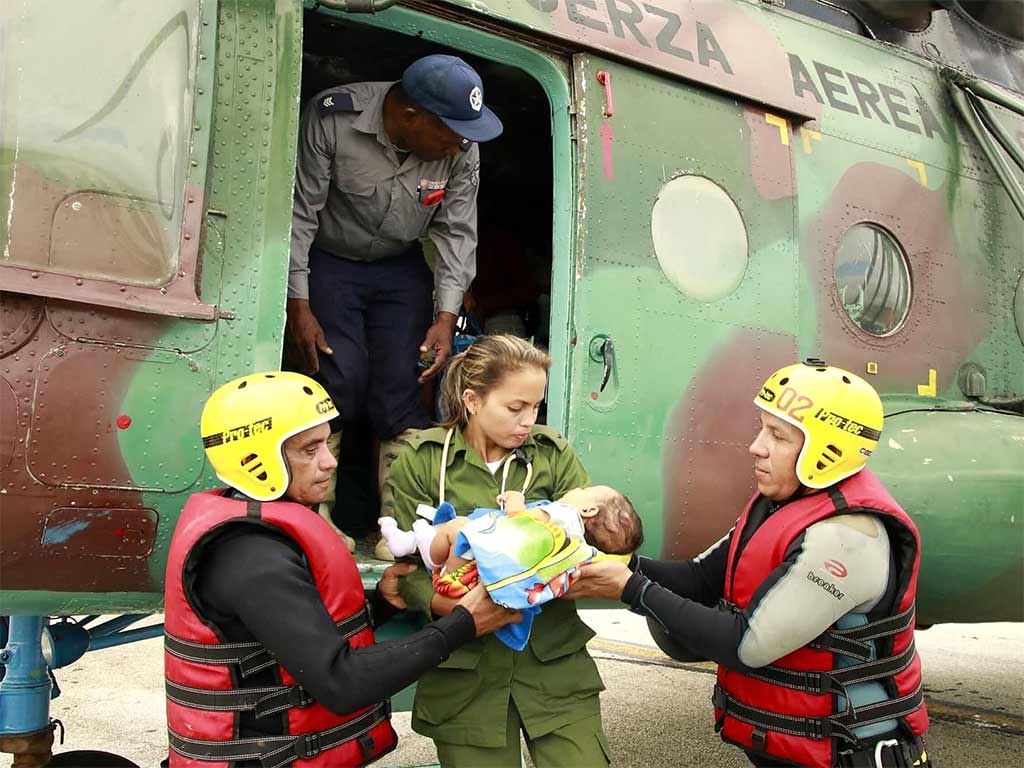 Cuba Rescatistas Huracan Melissa 1