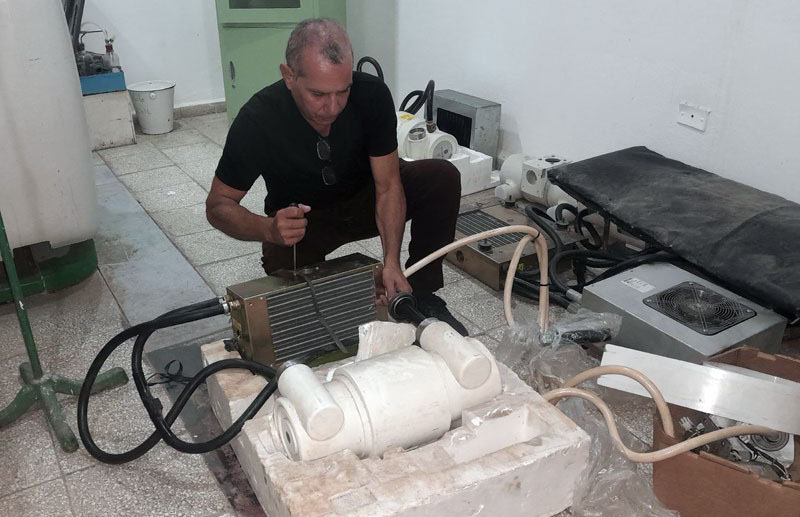 0212 equipamiento instituciones salud holguin