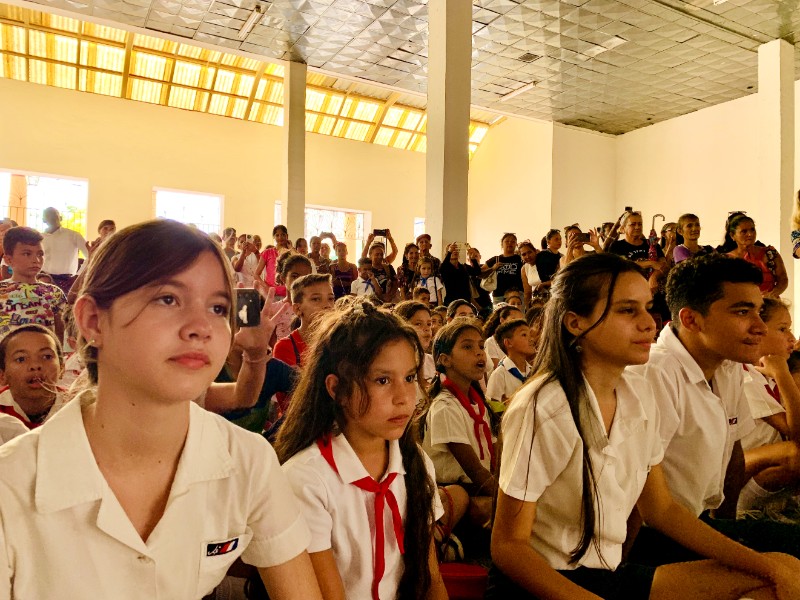 distincion 4 abril 03