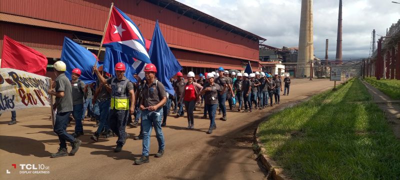 DesfileFabrica Che Guevara Moa