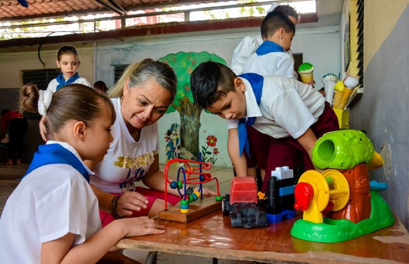 escuelas holguin1