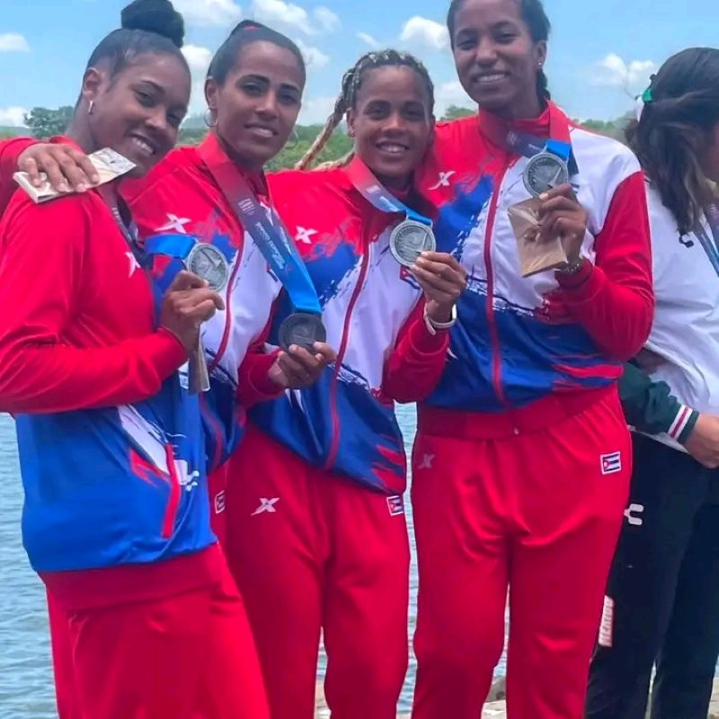Ana Laura Jiménez plata1