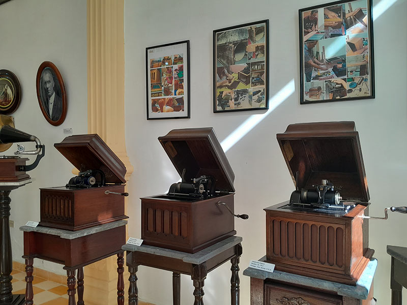 casa victrola 9