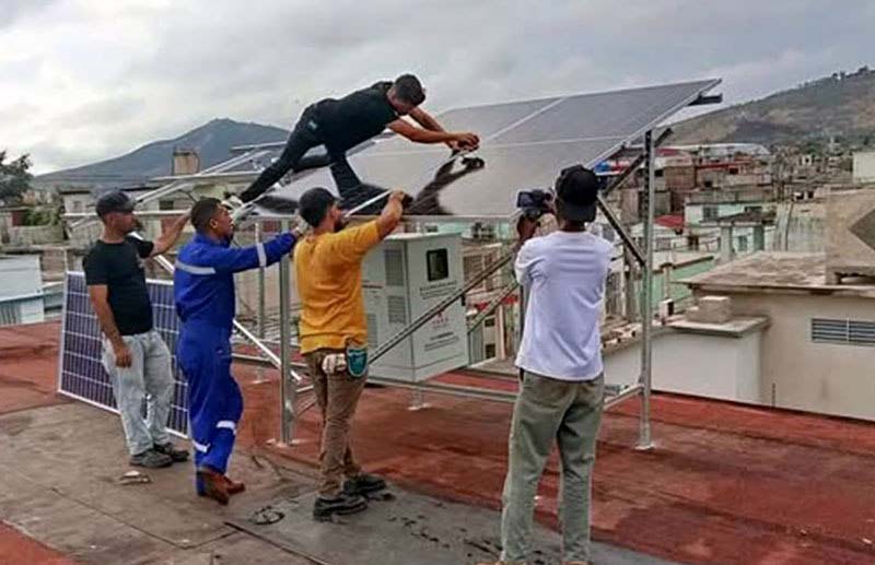 0324 paneles holguin